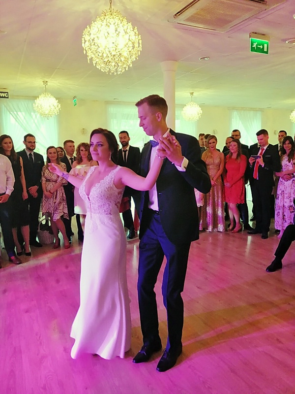 Karolina i Adrian - pierwszy taniec weselny